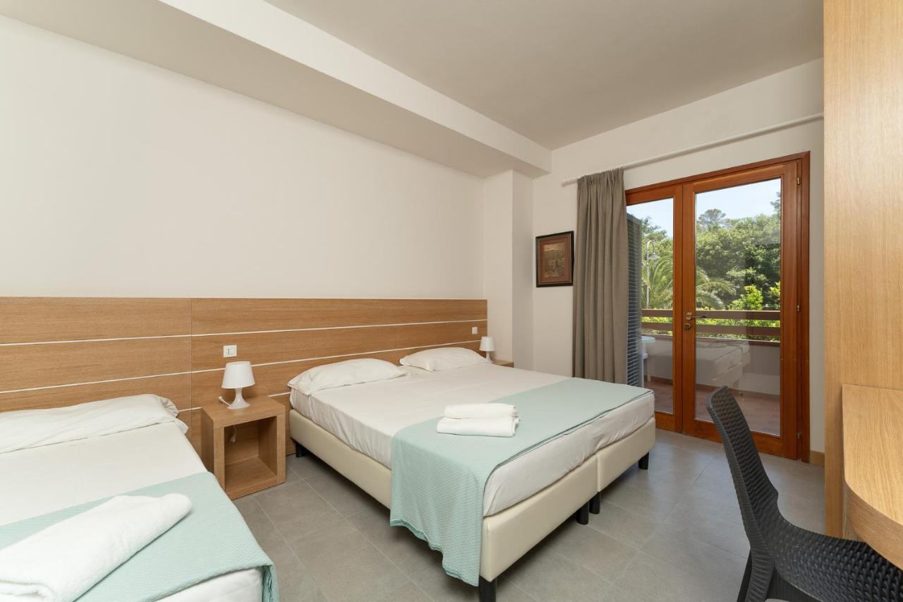 Hotel Delfino Procchio  Esterno foto