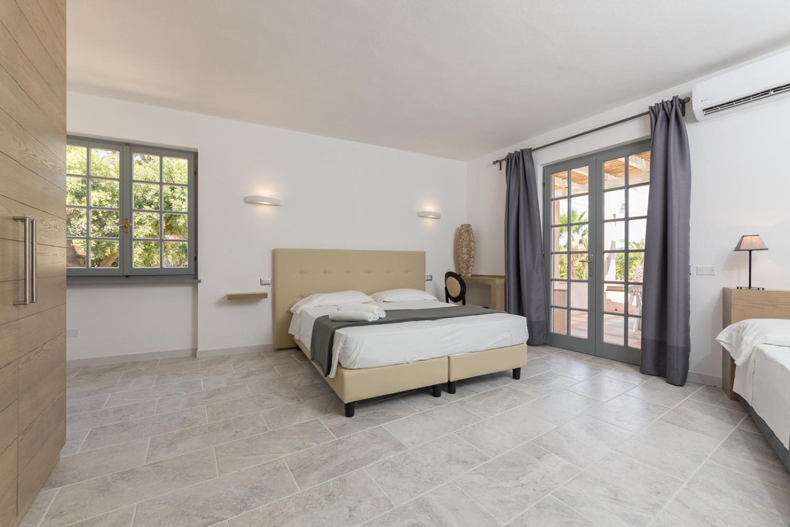 Hotel Delfino Procchio  Esterno foto