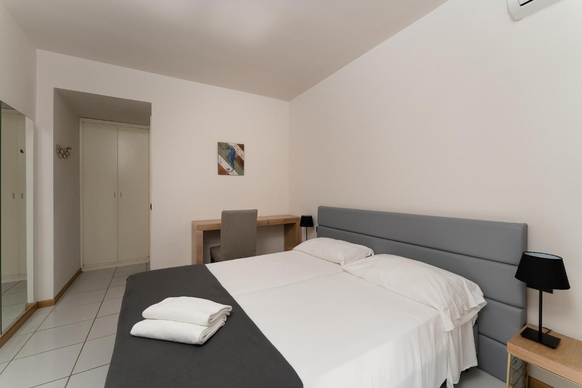 Hotel Delfino Procchio  Esterno foto