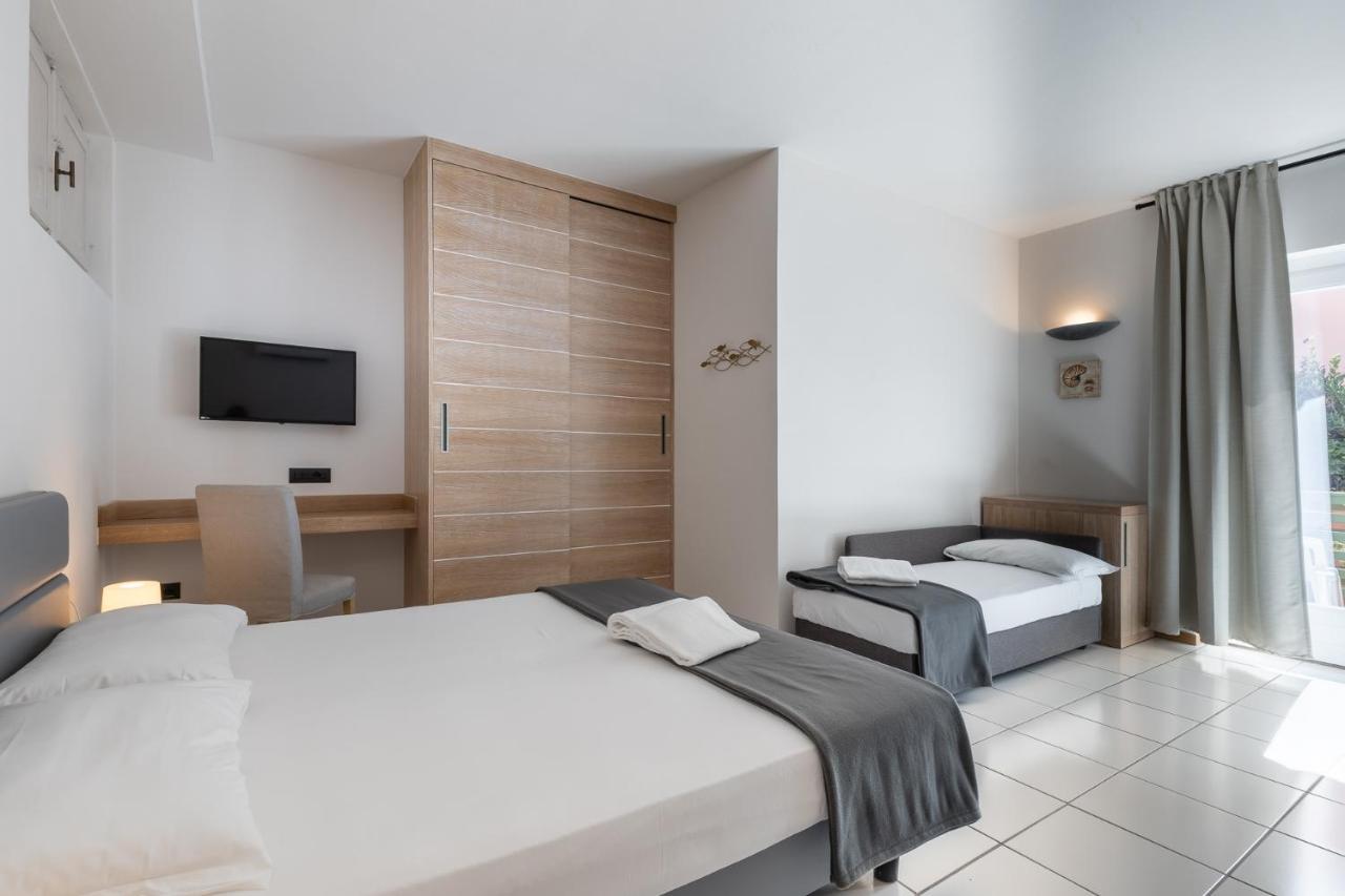 Hotel Delfino Procchio  Esterno foto