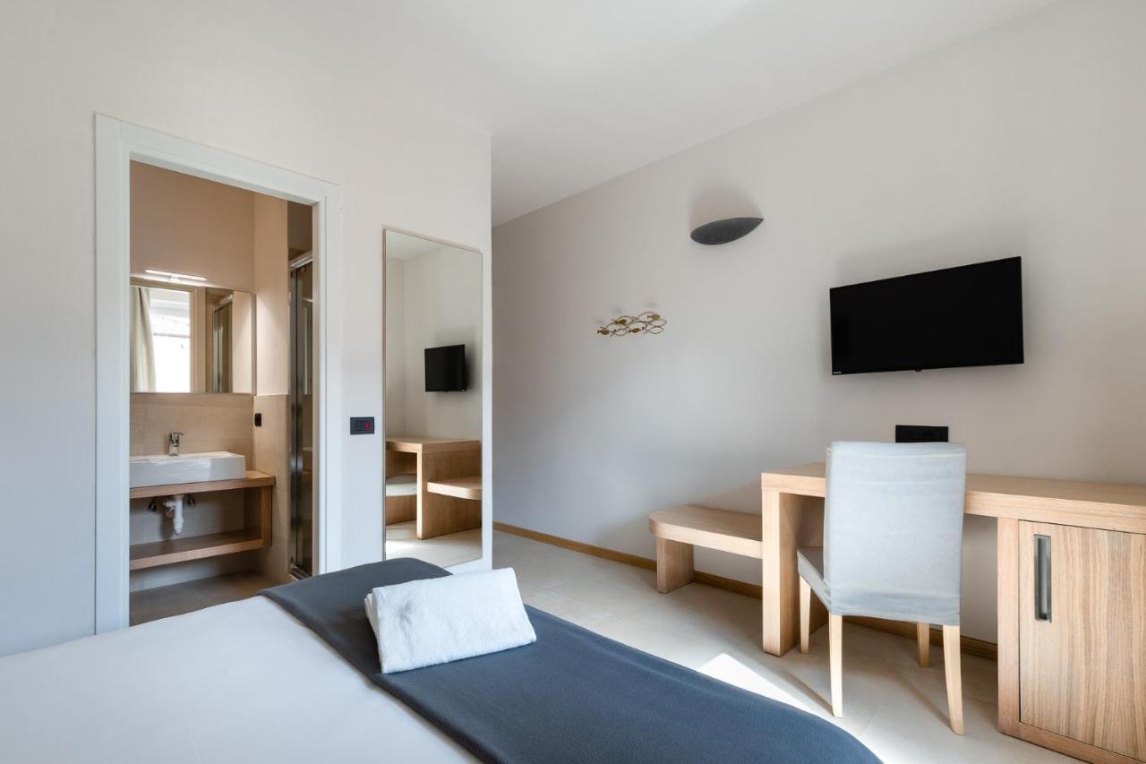 Hotel Delfino Procchio  Esterno foto